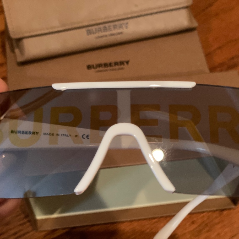 Burberry  Sunglasses BE4291